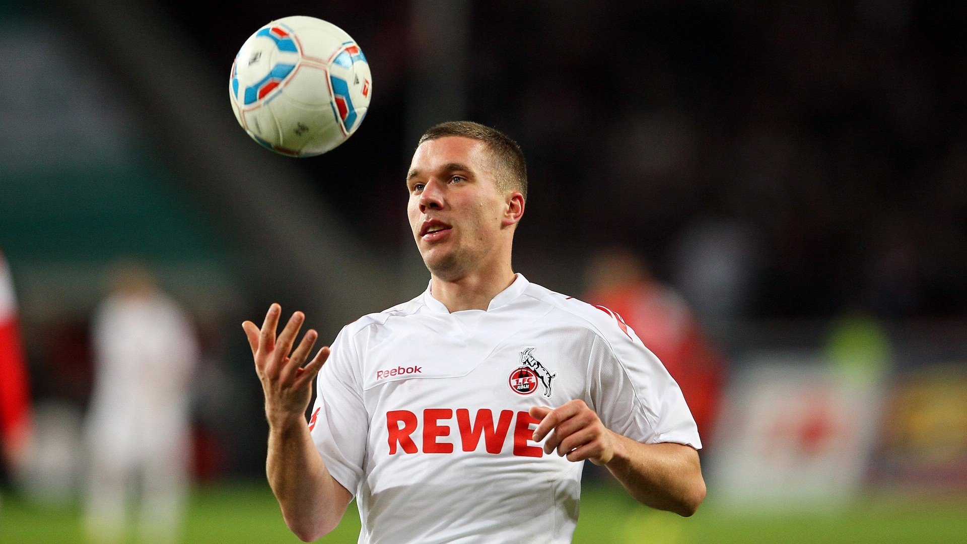 乌拉圭队中场罗德里格斯在巴黎奥运会上展现出强大的组织能力，乌拉圭罗德里格斯世界波